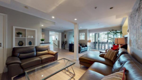 LAGOONS 20 Village location Rare 5BDR Condo With Private Hot Tub